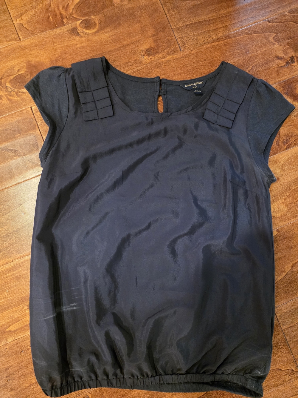 Banana Republic Petite Small Navy Pleated-Shoulder Cap-Sleeve Blouse EUC